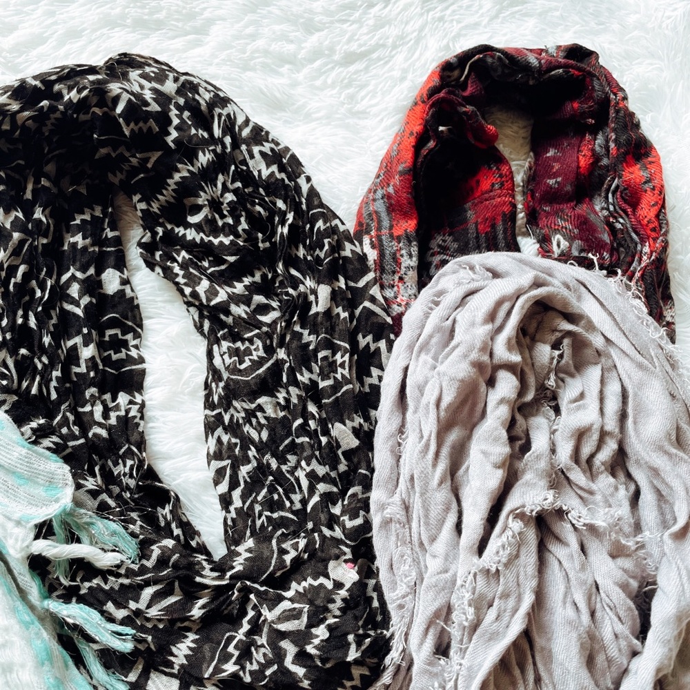 Scarf bundle - Picture 3 of 3
